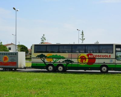 Autobus con rimorchio patente DE